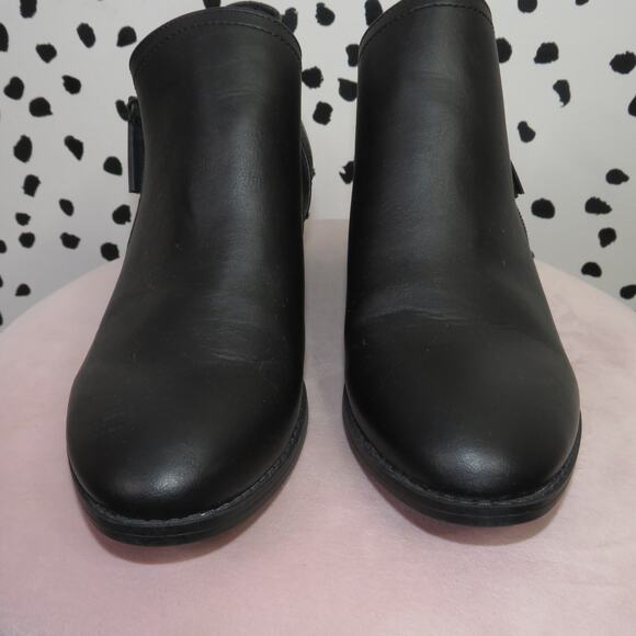 Seychelles Black Faux Leather Side Zip Ankle Boots - Picture 4 of 9